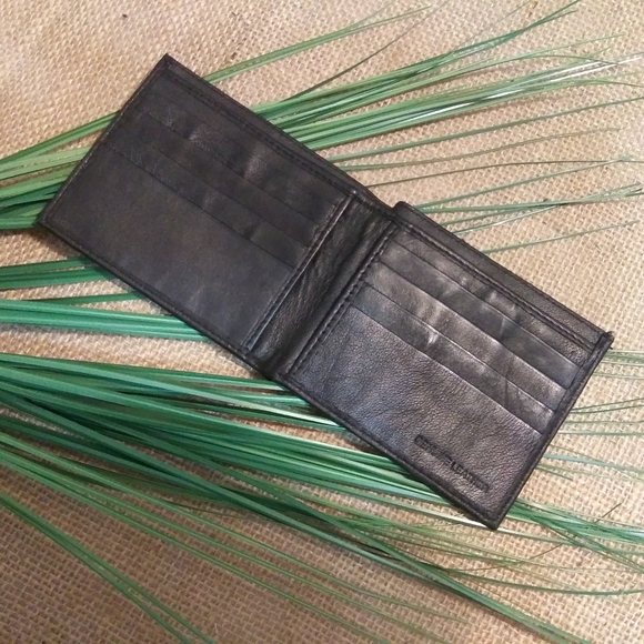 Unbranded Other - NWOB Men's Leather Wallet